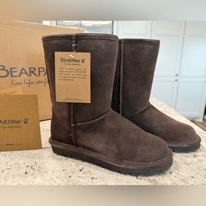 BEARPAW ELLE SHORT Suede Boots in CHOCOLATE